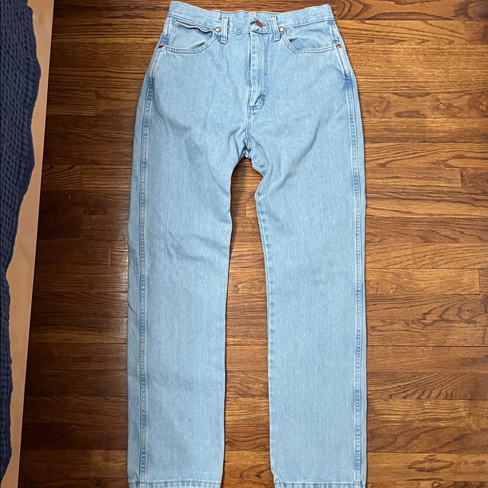 Women’s Wrangler Light Blue Straight Jeans
